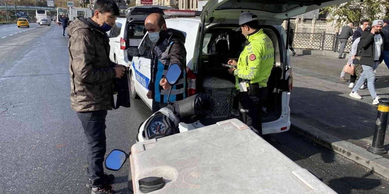 Yasağa rağmen trafiğe çıkan motosikletlilere ceza yağdı