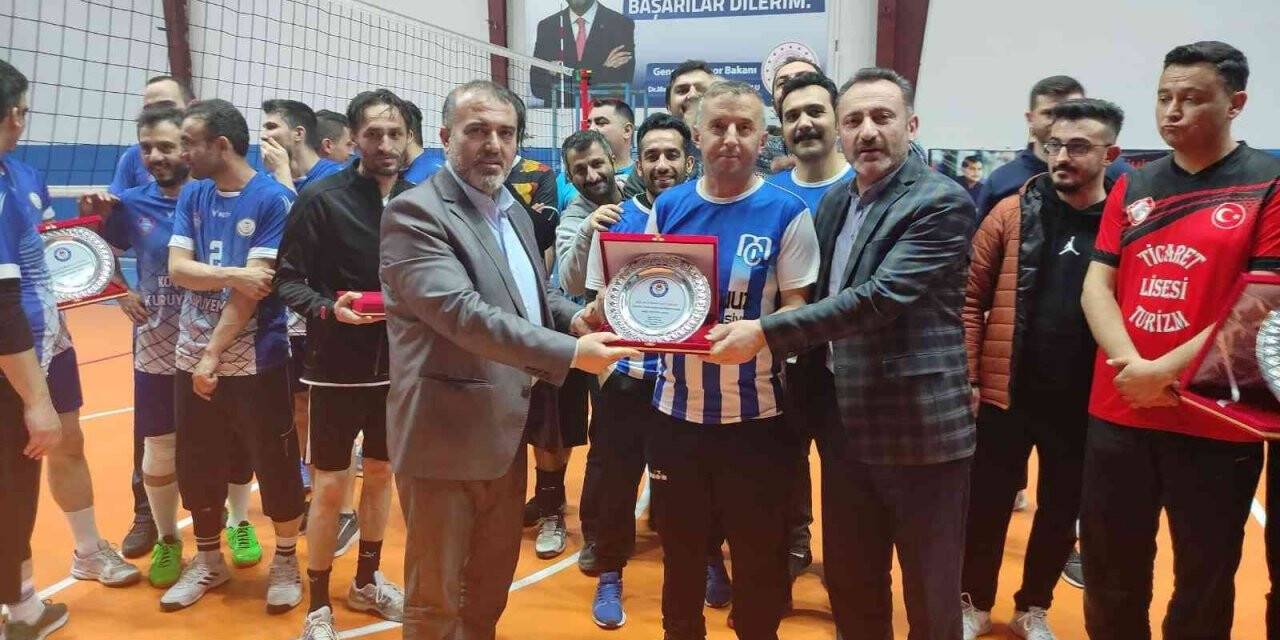 Develi’de Voleybol şenliği tamamlandı