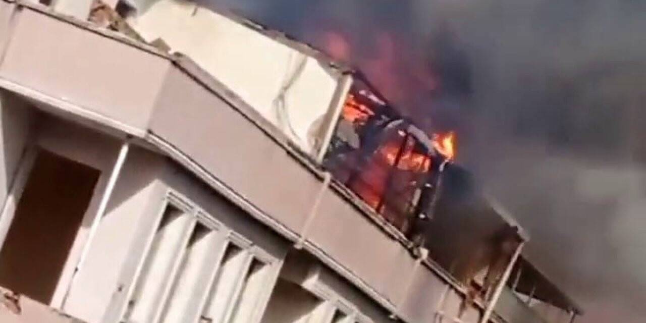 Avcılar’da korkutan yangın: 1 itfaiye eri yaralandı