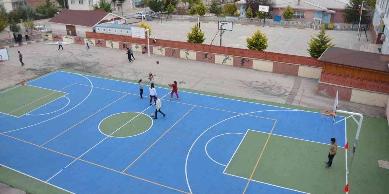 Tokat’ta voleybol ve basketbol sahası olmayan okul kalmayacak