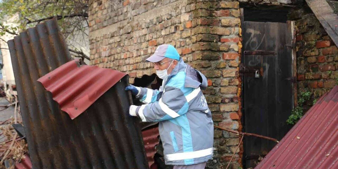 Ataşehir’de lodos sonrası yoğun çalışma