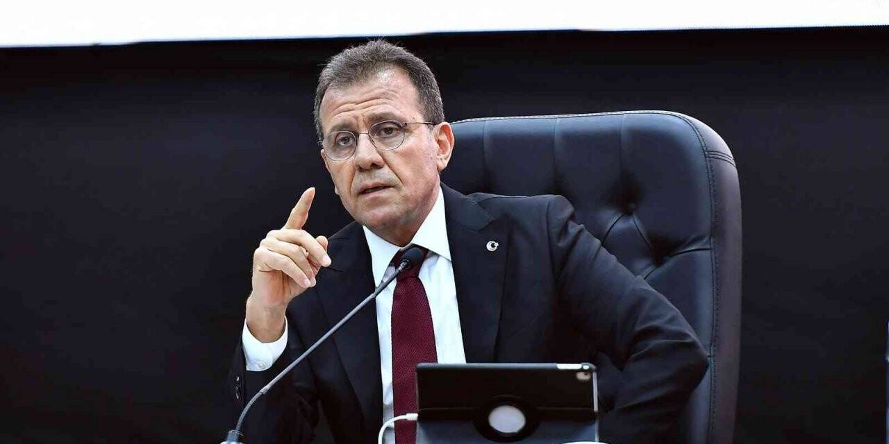 Seçer’den kadın şoförlere: “Otobüsler için ehliyetlerini alsınlar, bize müracaat etsinler”