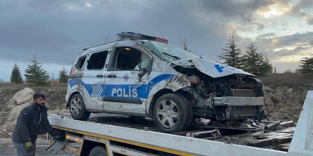 Önüne yabani hayvan çıkan polis aracı takla attı, 2 polis yaralandı