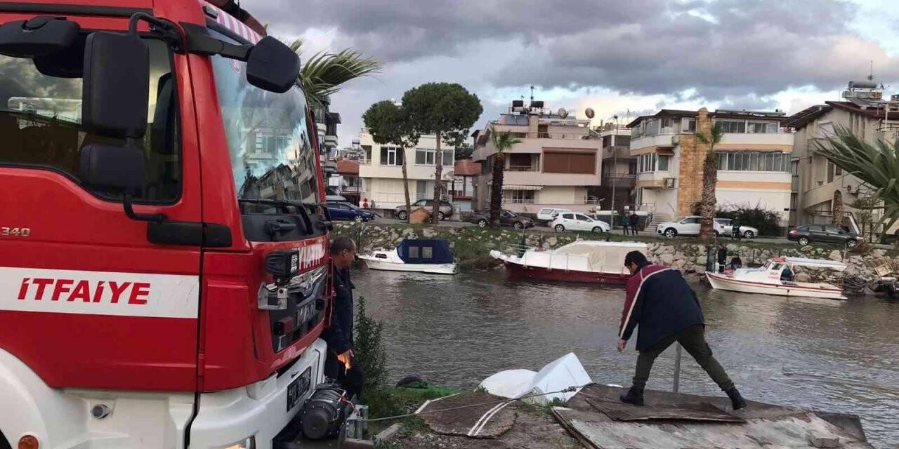 Edremit’te batan özel tekne itfaiye tarafından kıyıya çekildi