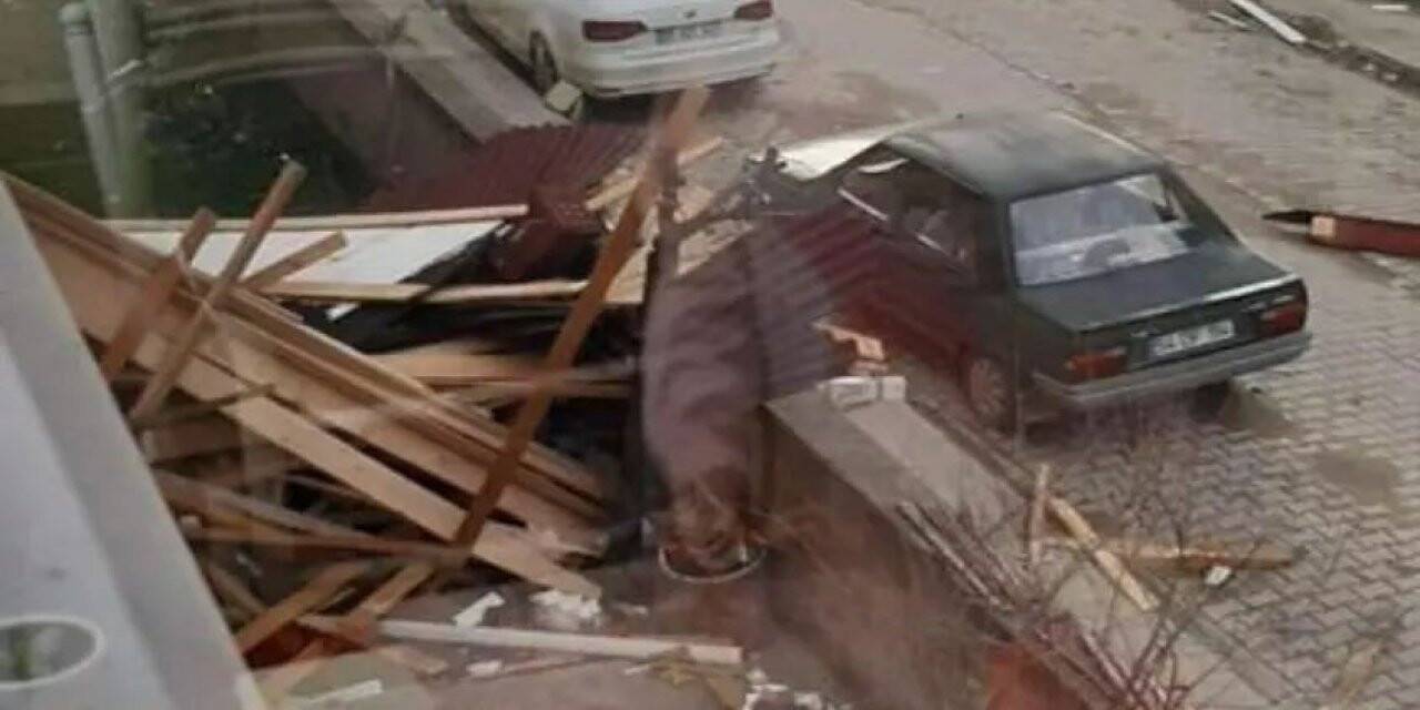 Ayancık’ta şiddetli fırtına