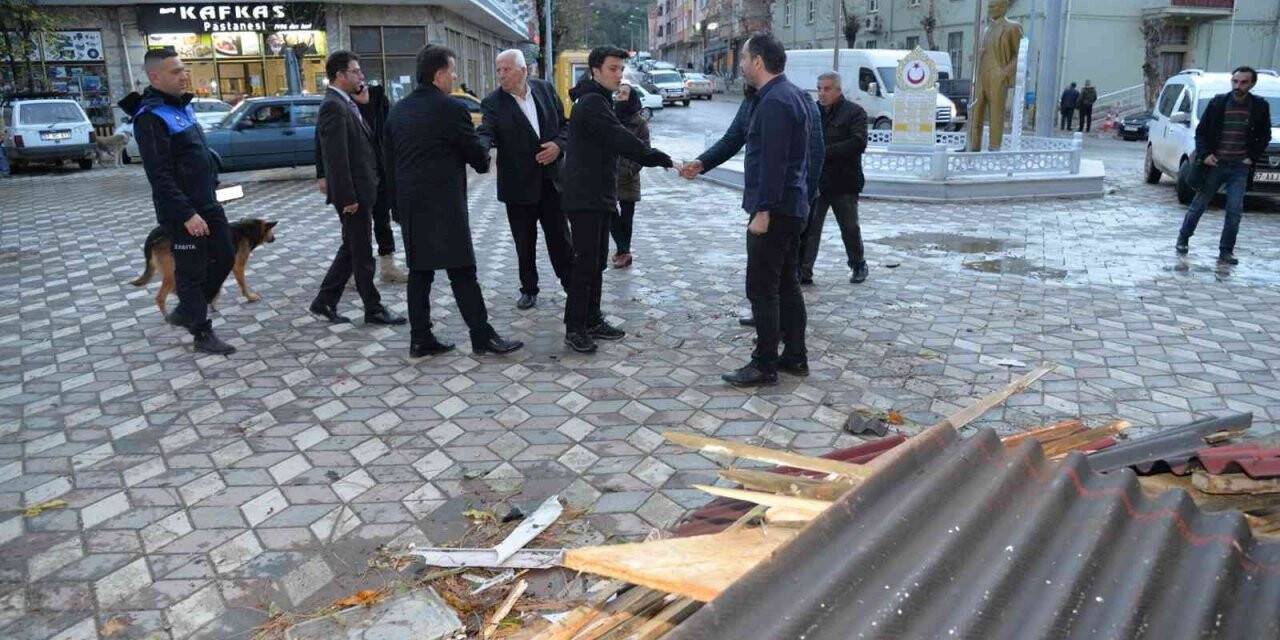 Kaymakamlık açıkladı: 4 tekne battı
