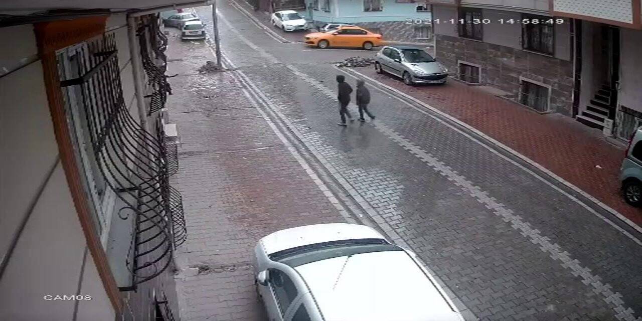 Esenyurt’ta girdikleri binalarda yangın çıkartan iki çocuk, güvenlik kameralarına yakalandı