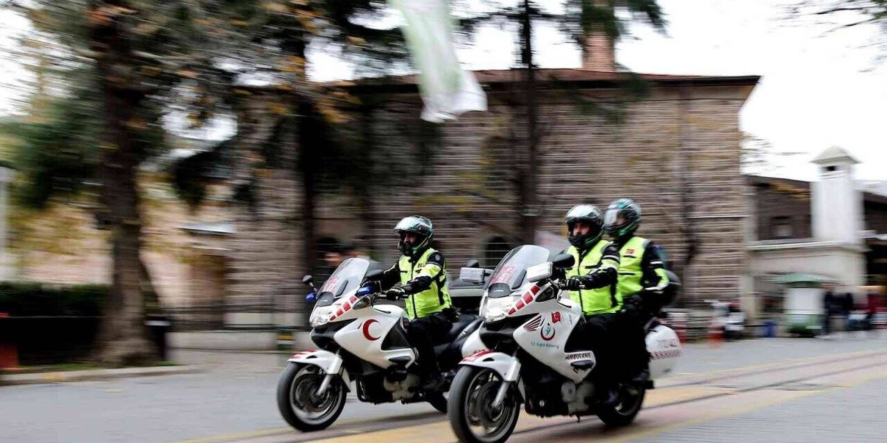 Motosikletli 112 ekipleri hayat kurtarıyor