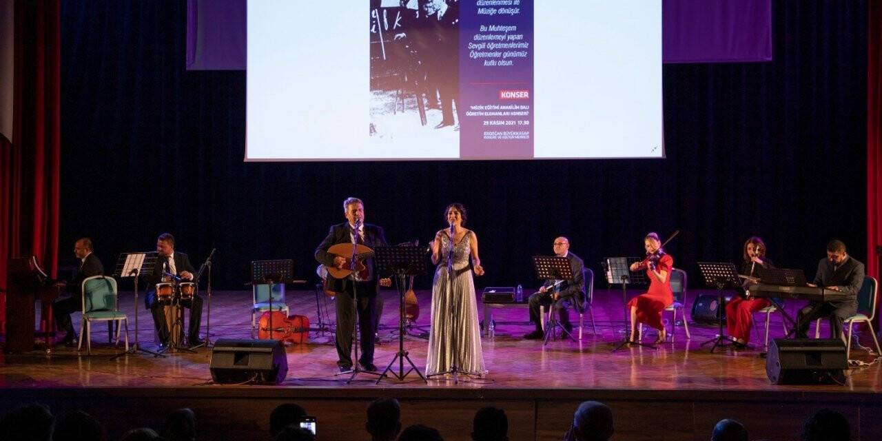 EBYÜ’de “Öğretmenler Günü” kutlama programı düzenlendi