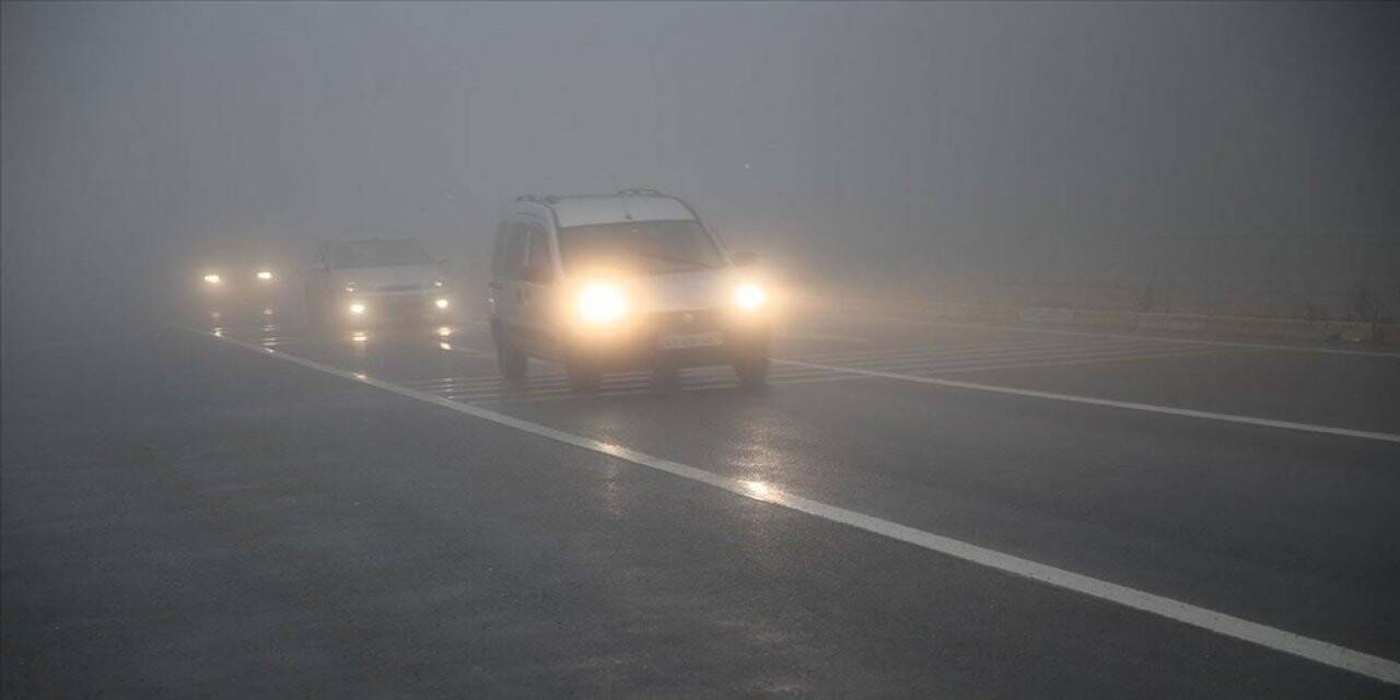 Bolu Dağı'nda sis ve karla karışık yağmur etkili oluyor