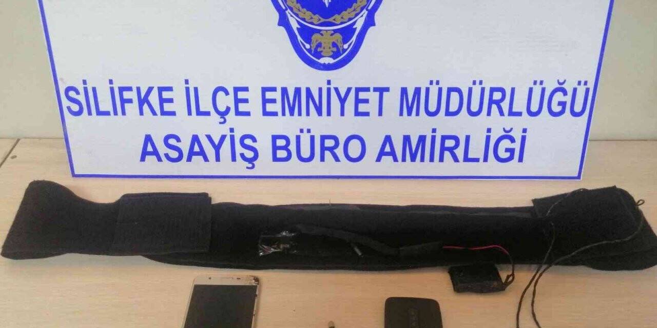 Ehliyet sınavında akıl almaz kopya düzeneği
