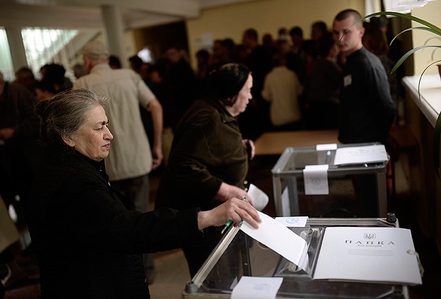 Donetsk'te halk referandum için sandık başında