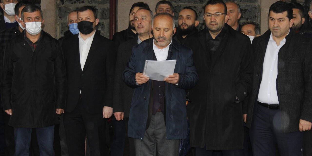 Ali Erbaş yalnız değildir