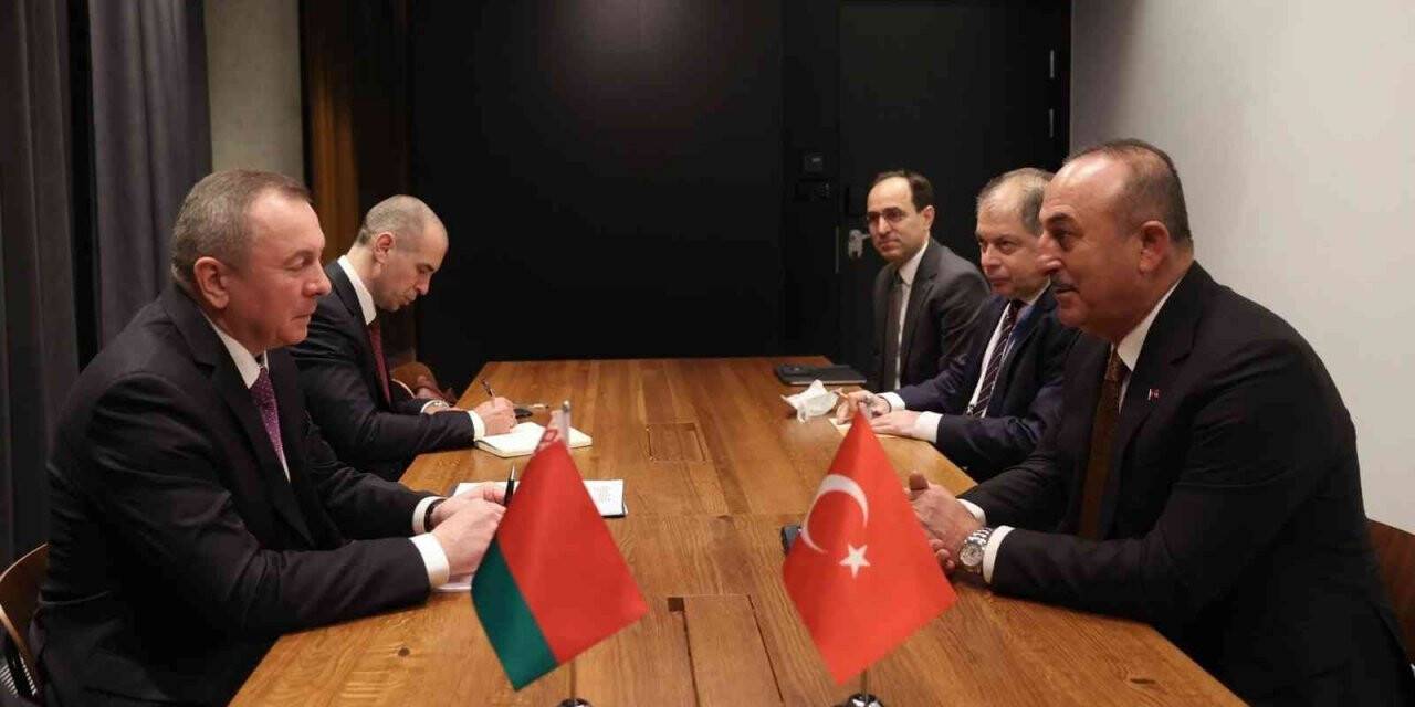 Bakan Çavuşoğlu, Belaruslu mevkidaşı Makei ile görüştü