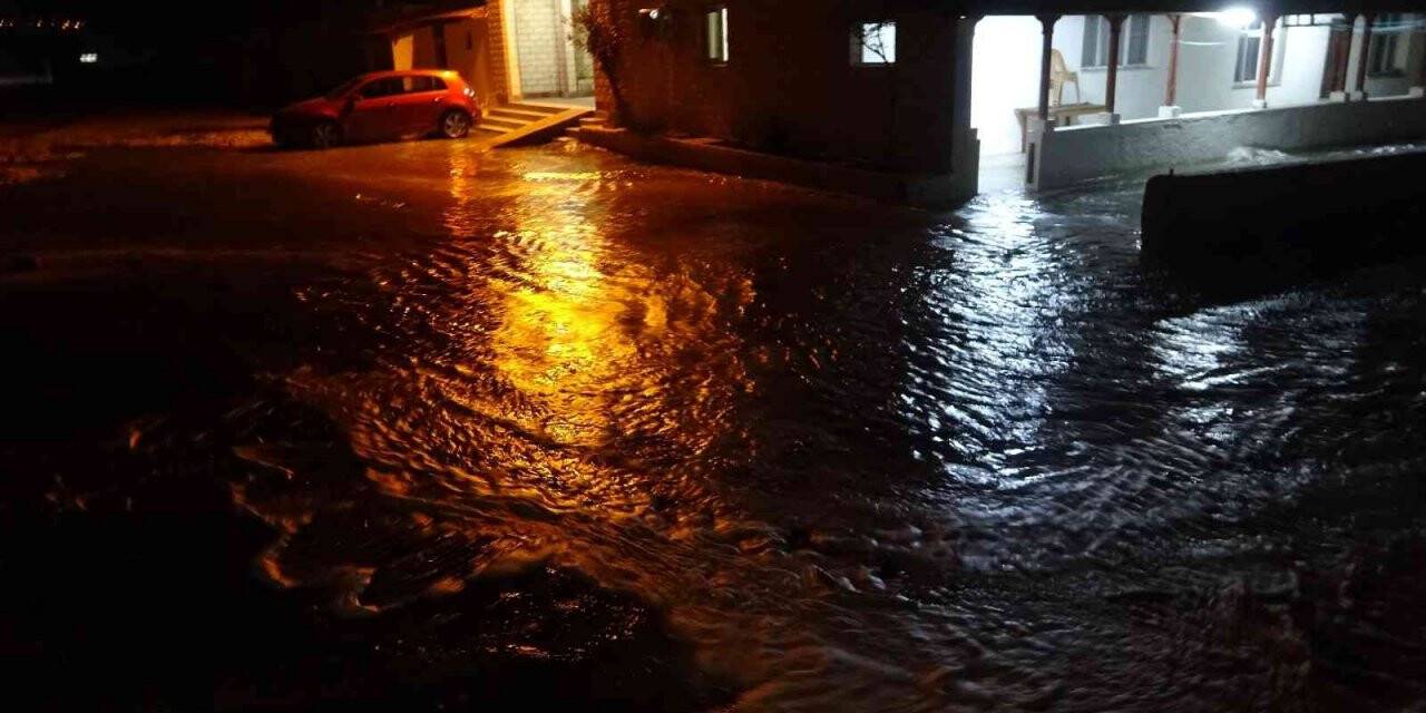 Hatay’da fırtına nedeniyle deniz taştı