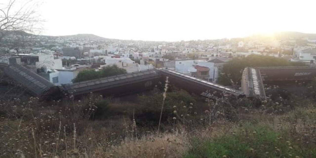 Meksika’da iki tren kafa kafaya çarpıştı: 6 yaralı