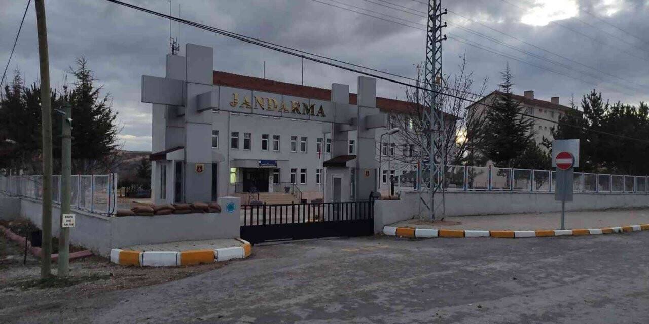Bir aylık bebeğini sobada yaktığı iddia edilen anne adliyeye sevk edildi