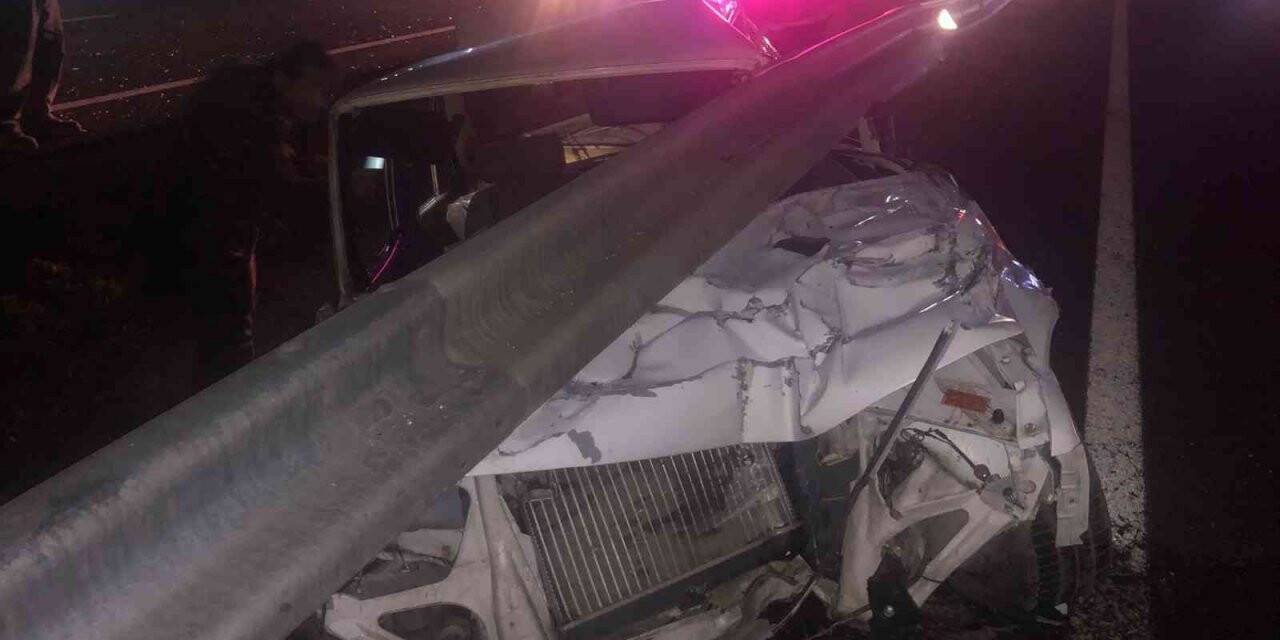 Ankara’da otomobil beton mikserine arkadan çarptı: 3 yaralı