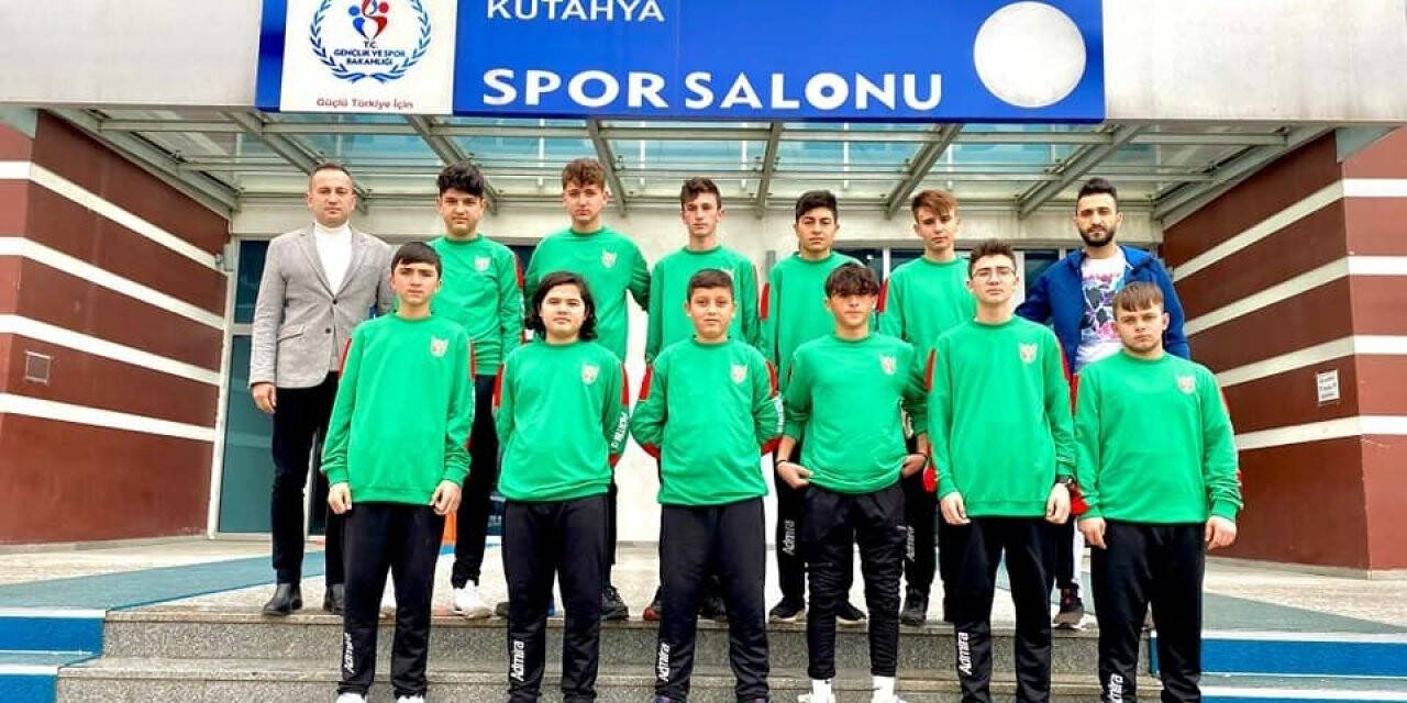 Hentbol takımı il üçüncüsü oldu
