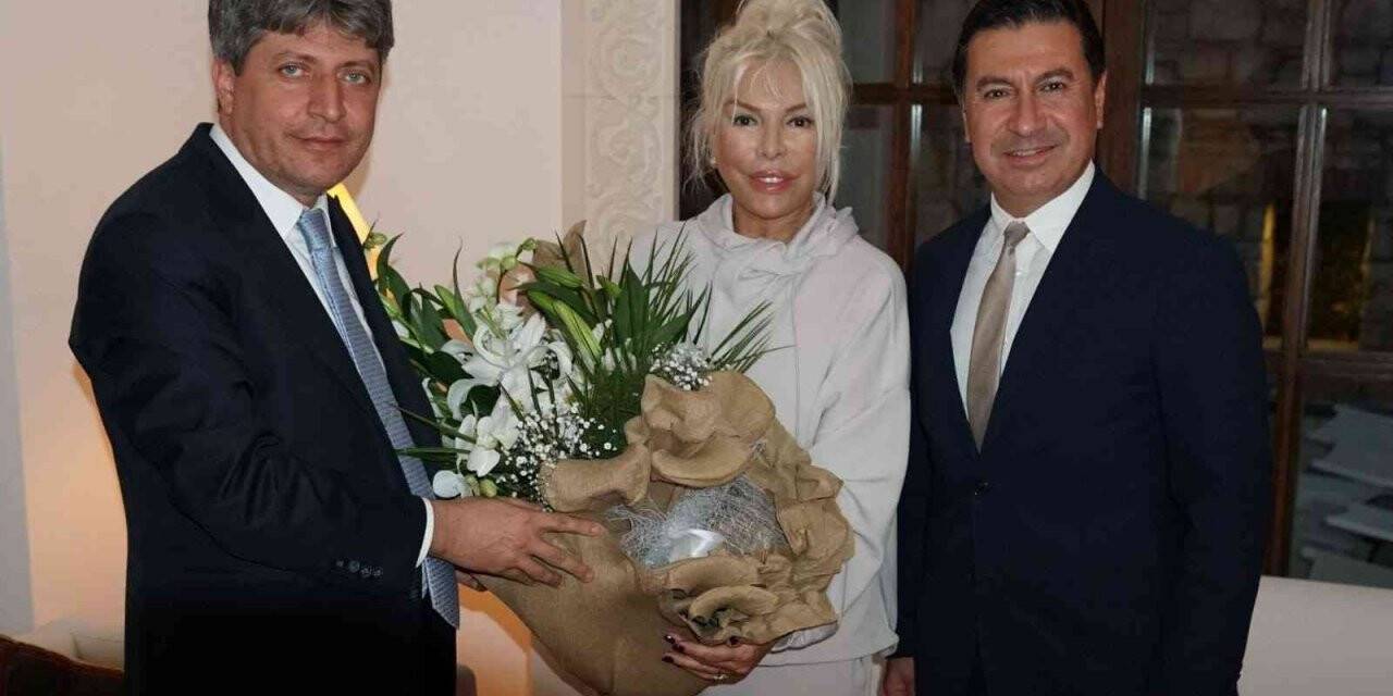 Ajda Pekkan’dan Bodrum’a tam destek