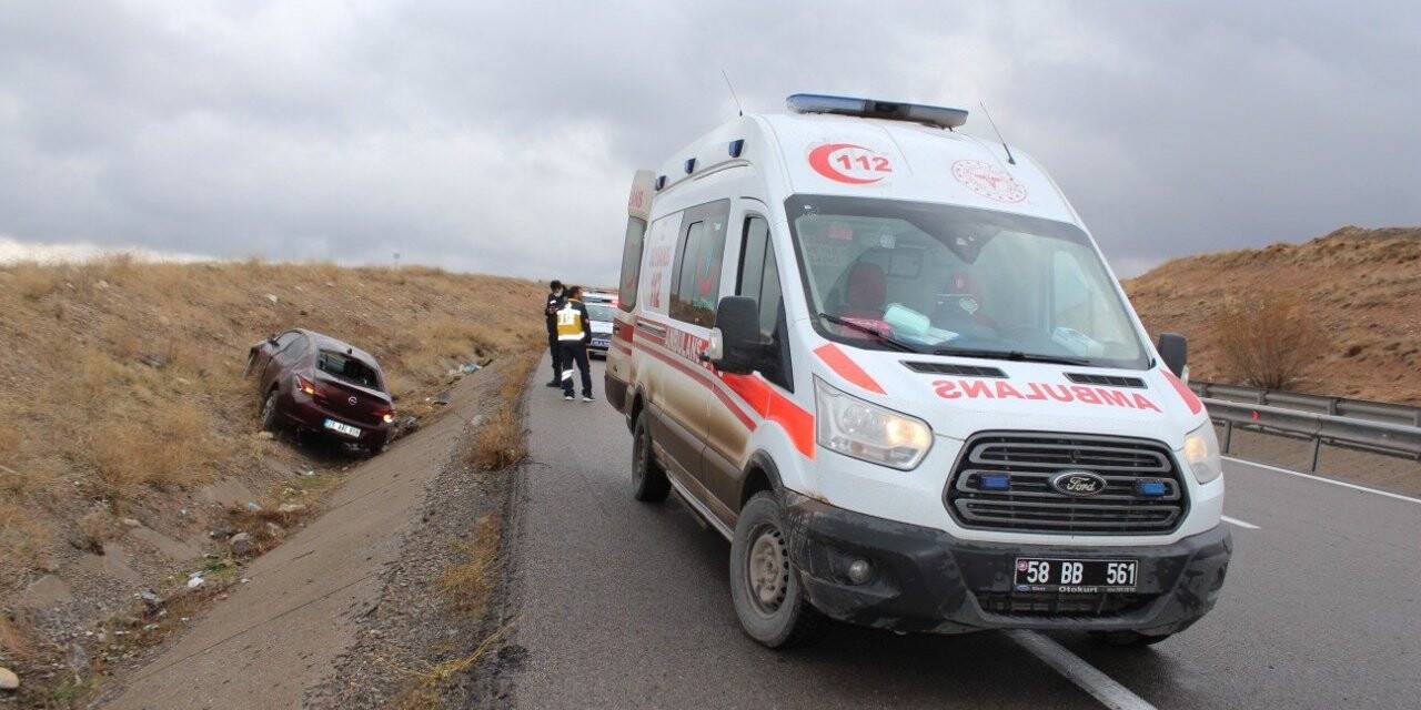 Kontrolden çıkan araç kazaya neden oldu