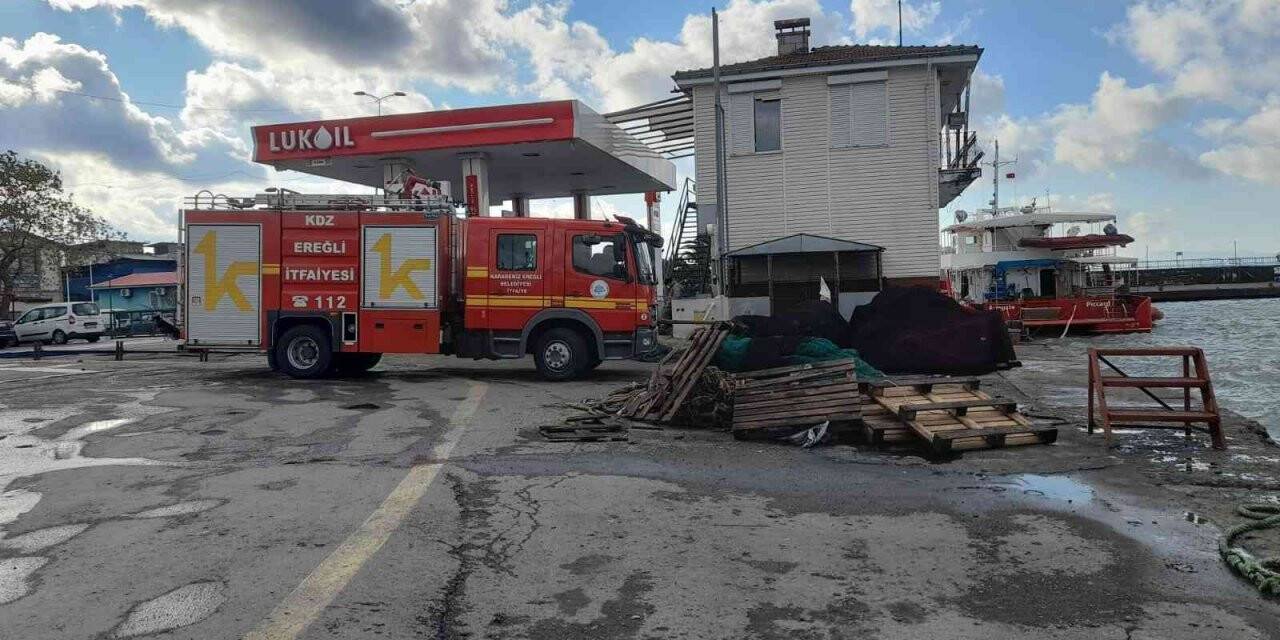 Azeri personel kopan halatın çarpması sonucu denize düştü