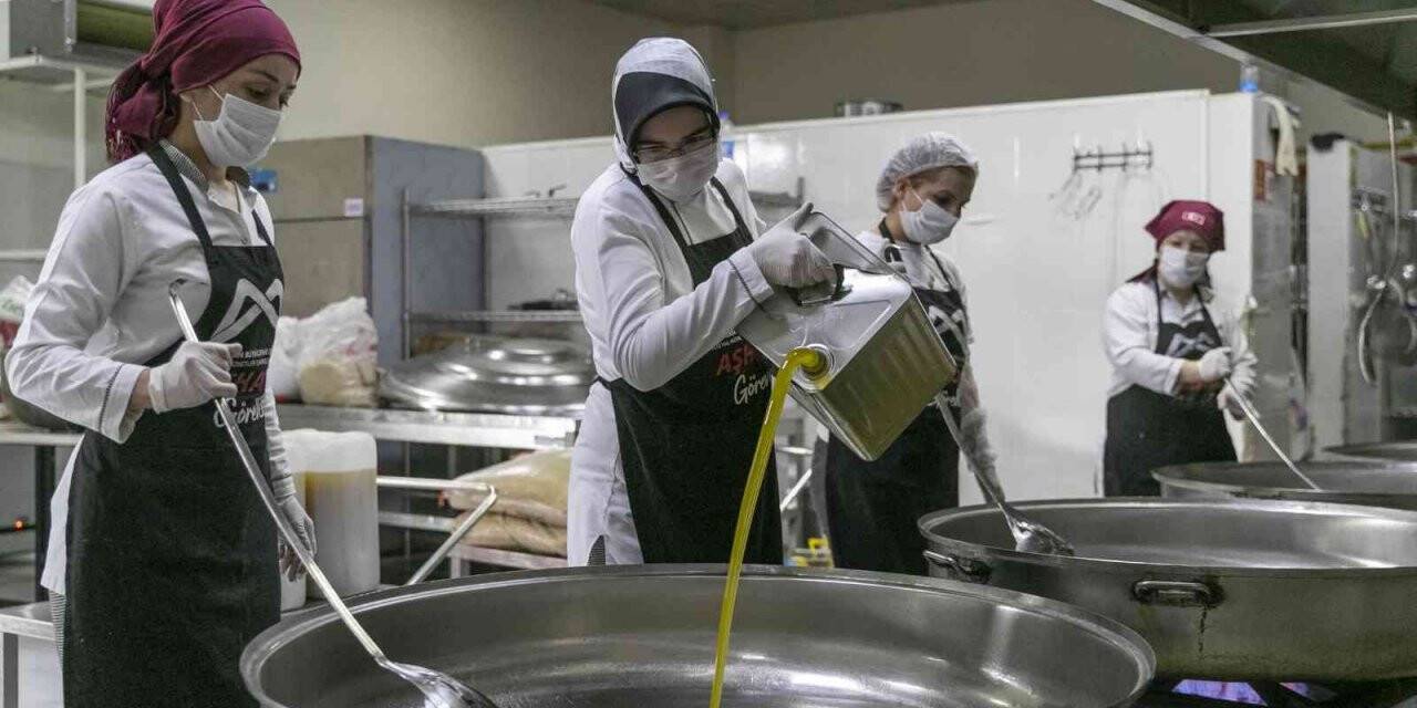 Büyükşehir Belediyesi, zeytinleri zeytinyağına dönüştürdü, aşhanede kullanmaya başladı