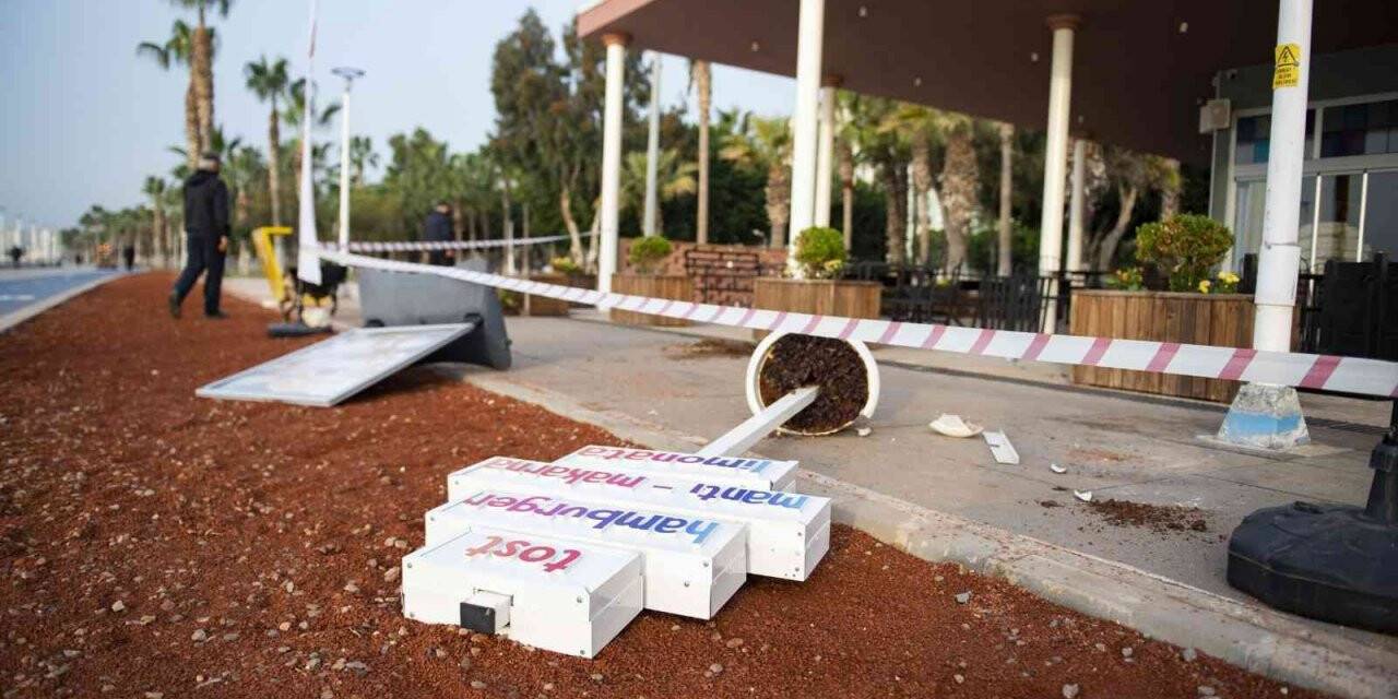 Mersin’de sahildeki kafelere saldırı