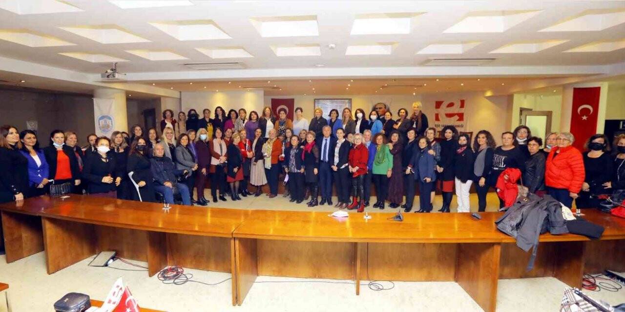 Yerel yönetimlerin kadın politikaları Selçuk’ta konuşuldu