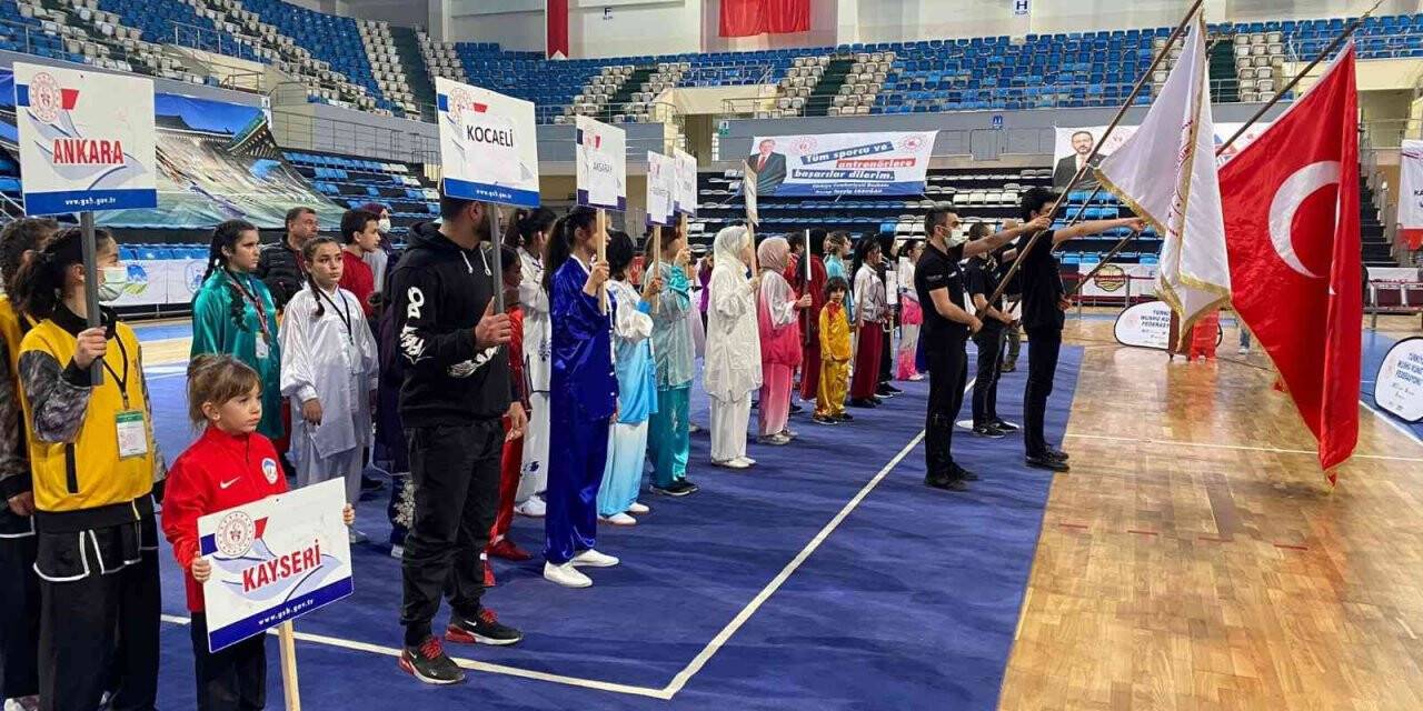 Başkan Büyükkılıç minik şampiyonu tebrik etti