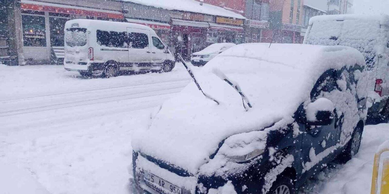 Göle beyaz gelinliğini giydi