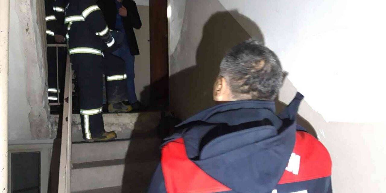 Patlayan fırınlı ocak yangına neden oldu