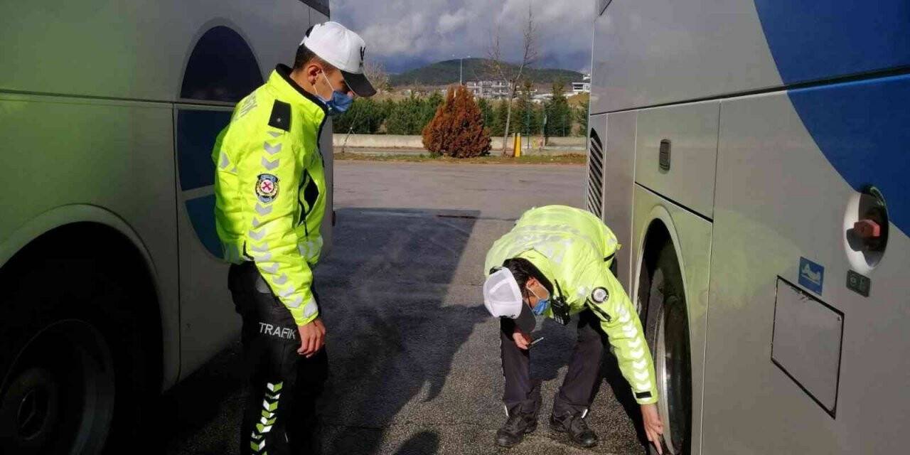 Ticari araçların lastikleri tek tek denetlendi