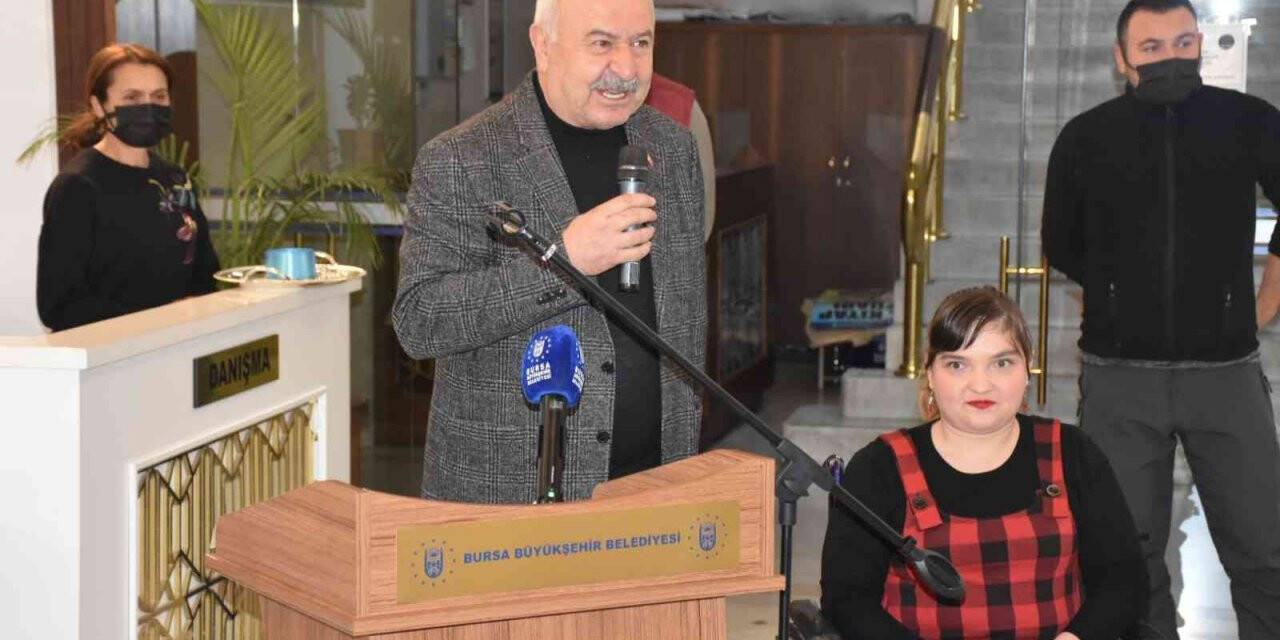 Özel ressamlardan anlamlı sergi