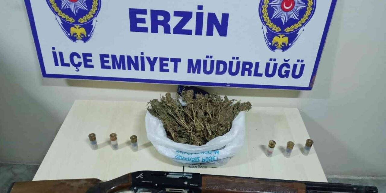 Polisten kaçarken attığı poşetten uyuşturucu çıktı