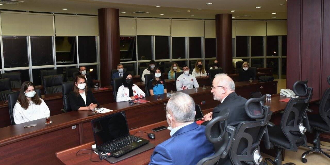 OMÜ şampiyonlarını ağırladı