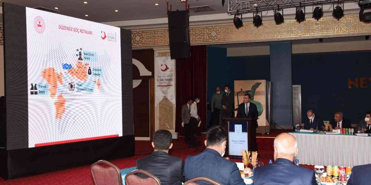 Valiler düzensiz göçle mücadele için toplandı