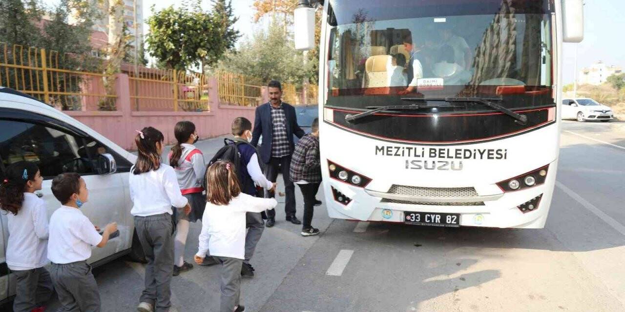 Mezitli’de öğrencilerin ulaşım sorunu çözüldü