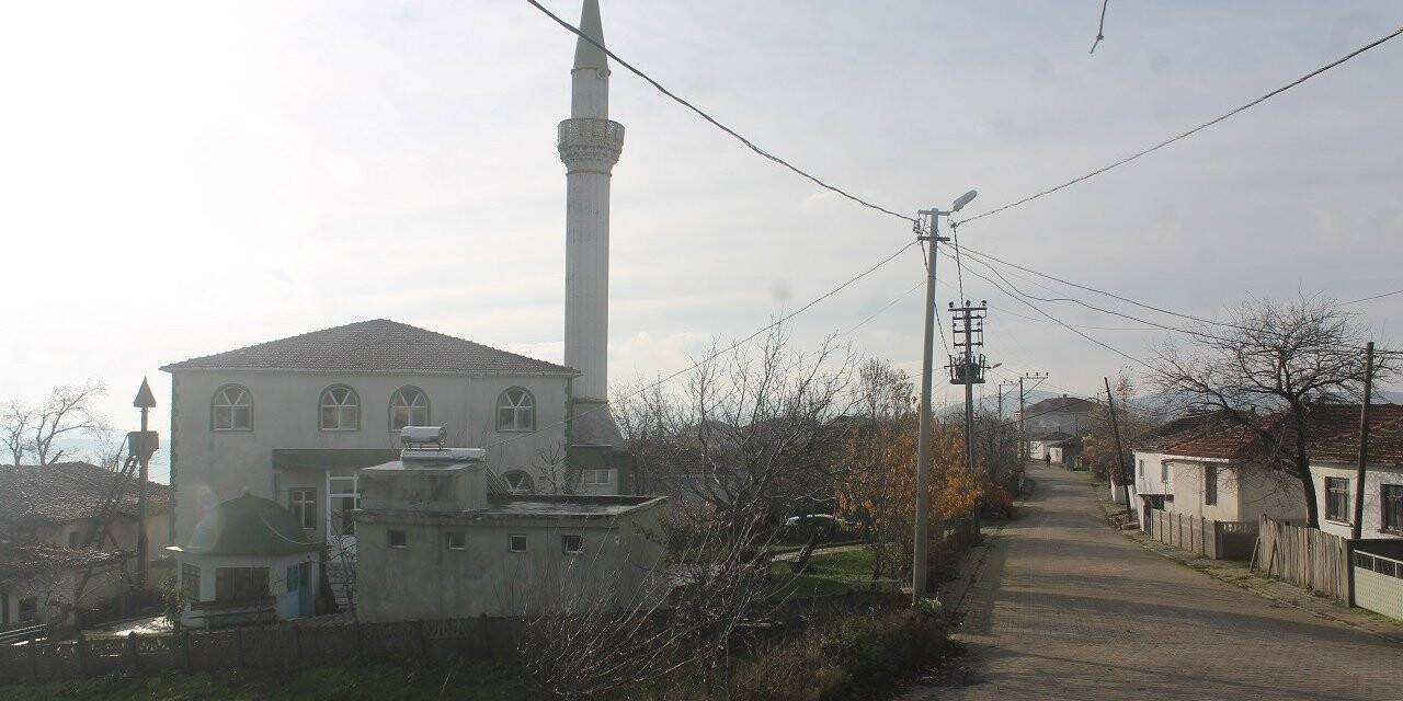 135 yıllık cami ve minareye sahip çıkıyorlar
