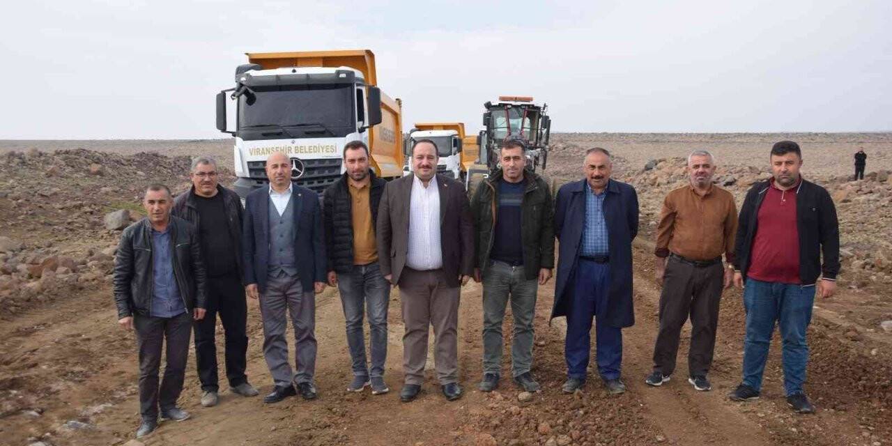 Viranşehir’de stabilize yol çalışması