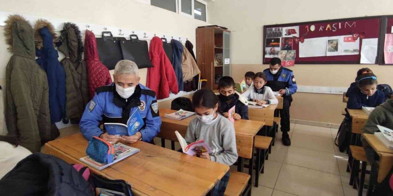 Van polisinden eğitime destek