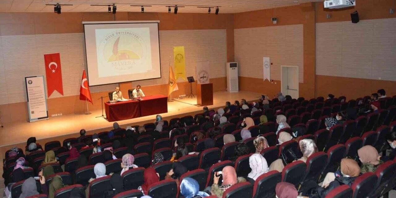 DÜ’de mutluluk sanatı semineri düzenlendi