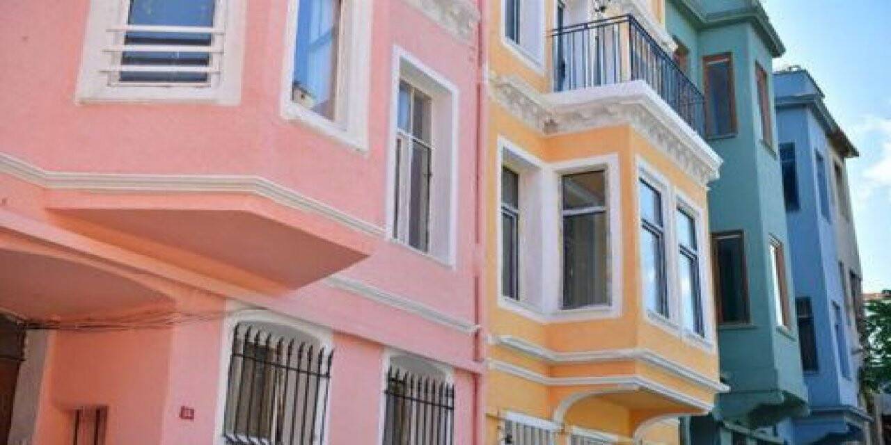 Balat’taki binanın yıkılmadan önceki fotoğrafı