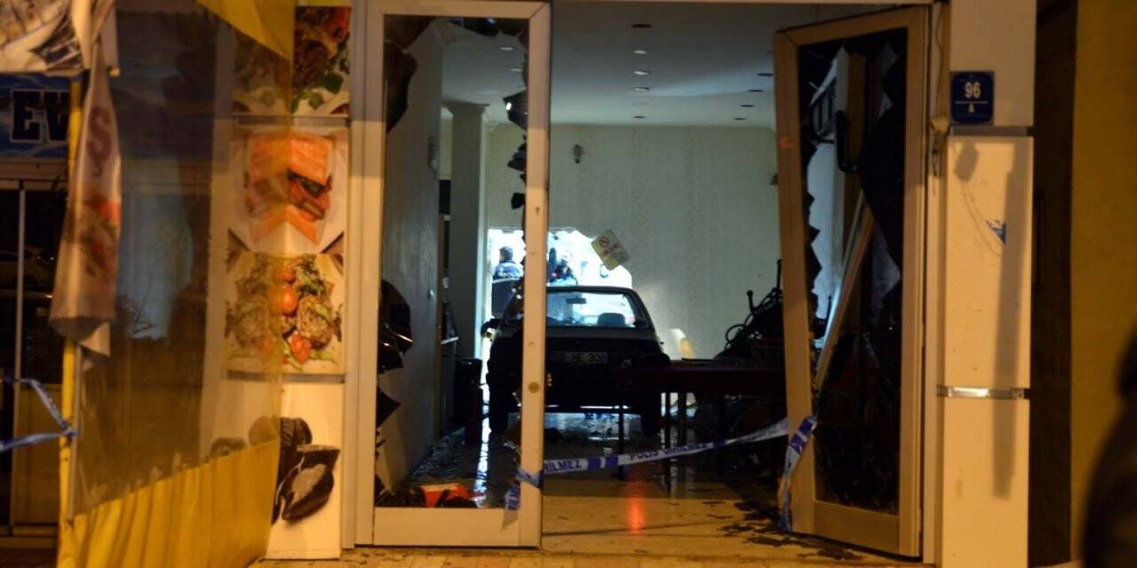 (düzeltme) İş yerine arabayla dalan ortağını tabancayla vurdu: 1 ölü