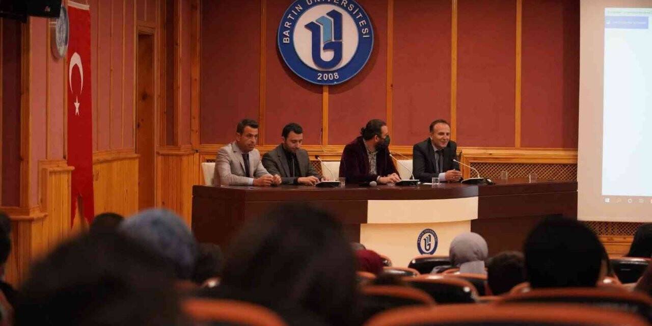Bartın Üniversitesi mezunu gazeteciler, bilgi ve tecrübelerini öğrencilerle paylaştı