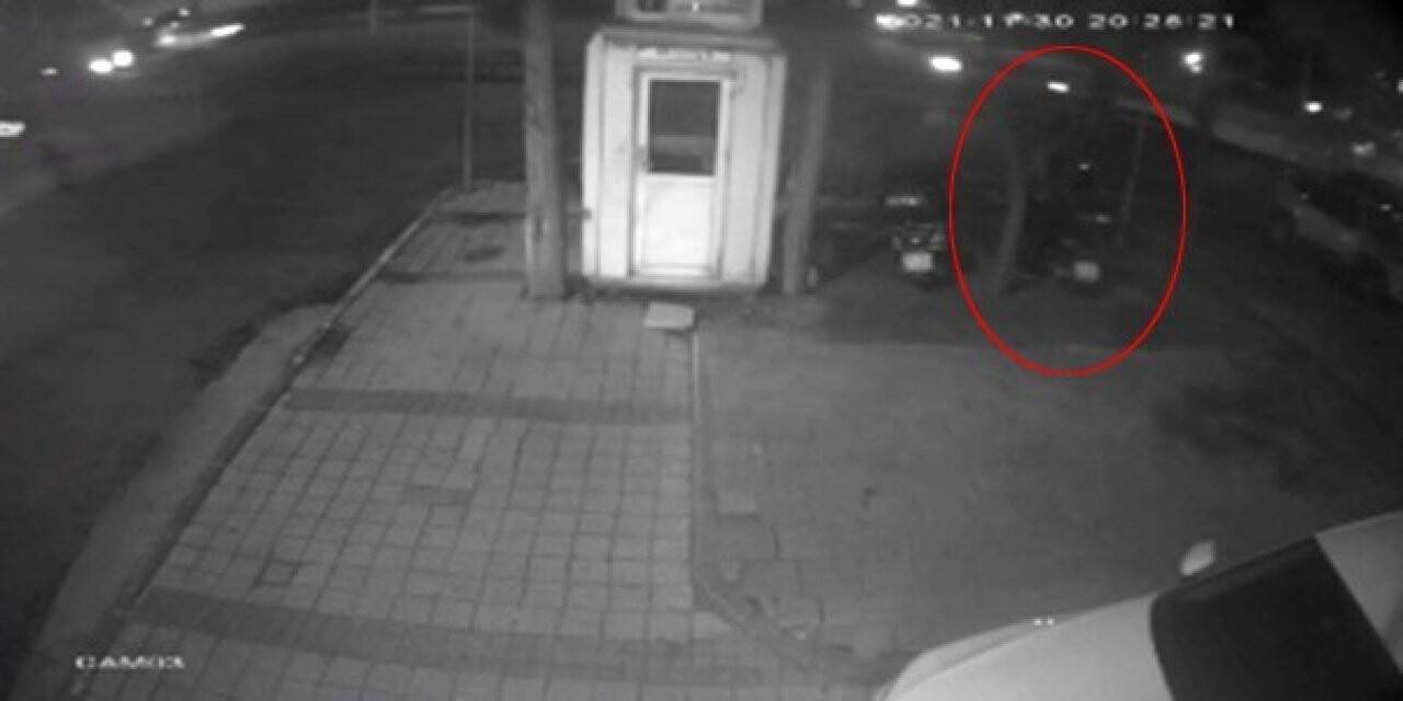 Beylikdüzü’nde motosiklet hırsızlığı kamerada