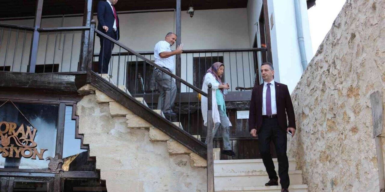 Romanlar kendilerine hizmet eden kaymakamı unutmadı