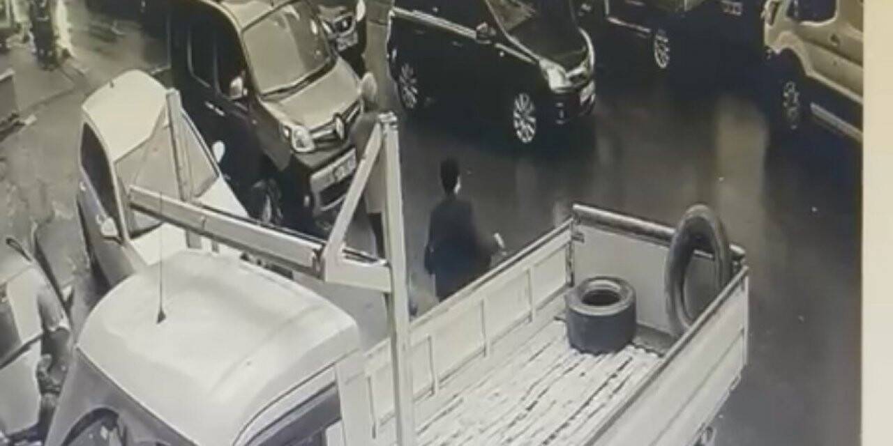 İstanbul’da trafikte yumruklu “yol verme” kavgası kamerada