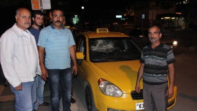 Suriyeli Grup Taksi Durağını Bastı