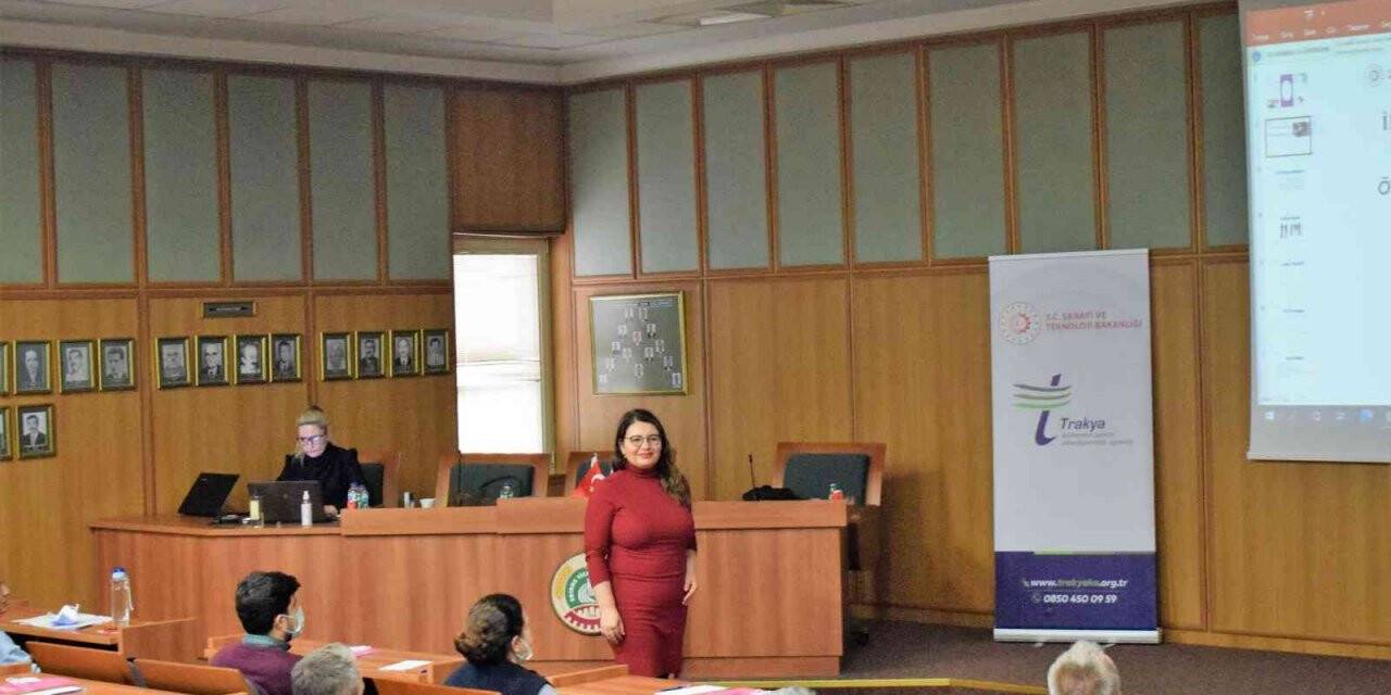 Borsa personeline iletişim teknikleri eğitimi